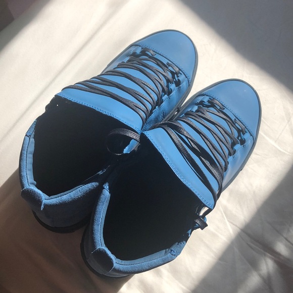 Balenciaga Arena Sneaker - Picture 2 of 8